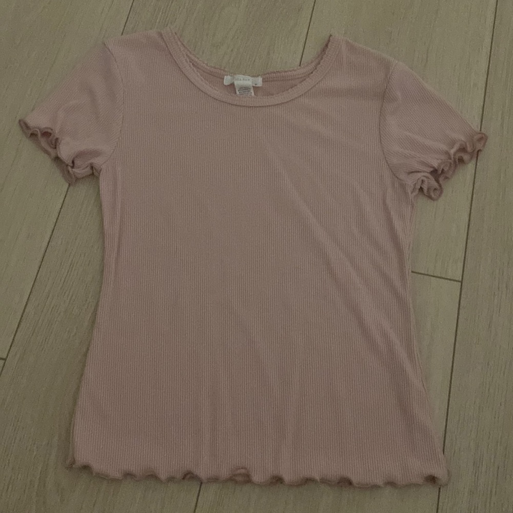 FULL TILT ( tillys) pink lettuce top